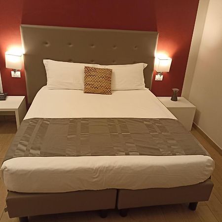 Palazzo Marignano Hotel Melegnano Extérieur photo