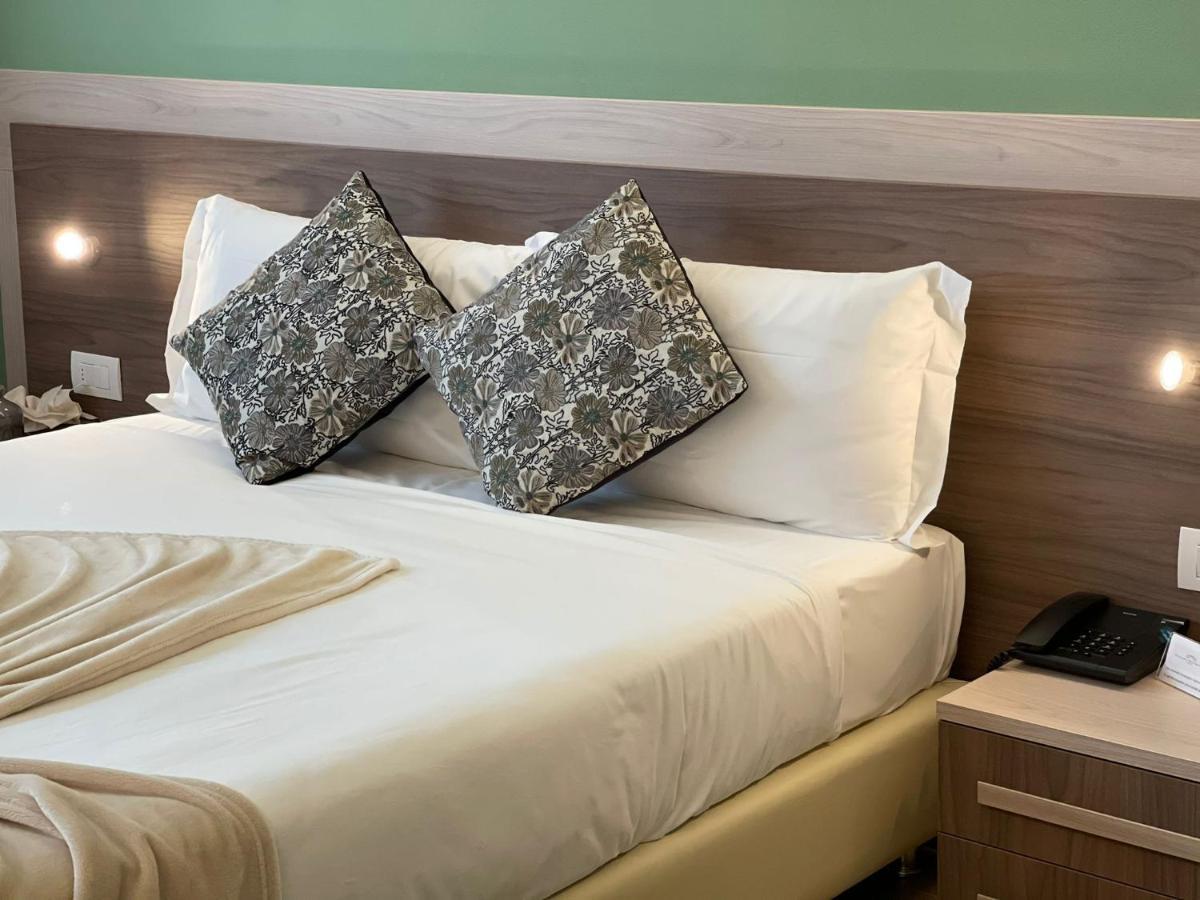Palazzo Marignano Hotel Melegnano Extérieur photo